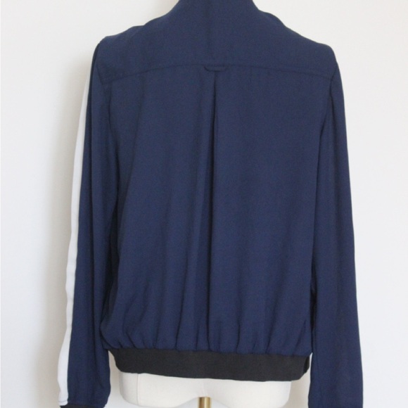 Cute Little zip up think jacket - Picture 4 of 5